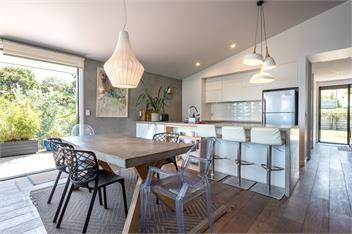 NEW Sunny Family Friendly home with SPA near everything - Waiheke