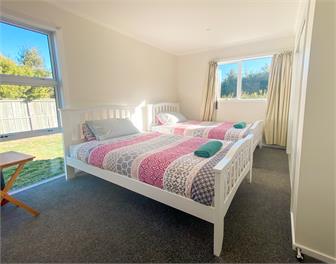 Peaceful, Warm, Sunny Lake Hawea Home - Wanaka