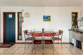 CrossTrees Chalet (Bachcare) - Waiheke Island