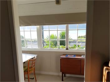 Tiromoana Beachfront Cottage in Worser Bay - Wellington