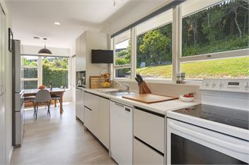 Ocean Vista - Nelson Waterfront Holiday Home - Nelson