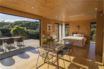 Private Modern Bach near the beach - Raglan