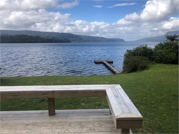 Lakefront Home with large jetty - Rotorua