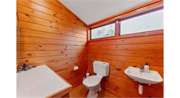 Lakefront Retreat (Bachcare) - Tauranga Taupo