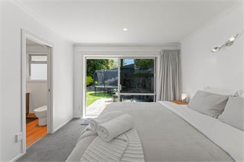 Tuis and Pools (Bachcare) - Taupo