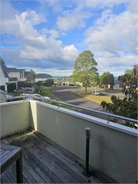  A CHARMING HOLIDAY ON CHEVRON-121 CHEVRON CRESCENT WHANGAMATA - Whangamata