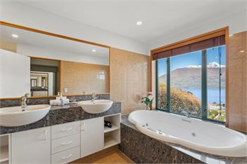 Deja Vu (Bachcare) - Queenstown