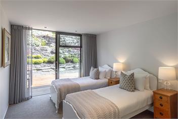 Willow Waters | Lakeside luxury with all day sunshine - Queenstown