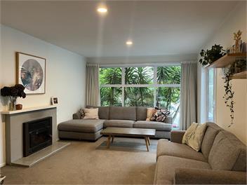 Beautiful beach bungalow with pool - Mt Maunganui