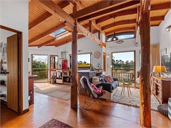 Treetop Hideaway (Bachcare) - Taupo Central