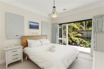 Stay over the Harbour - Beautiful Miramar Villa - Wellington