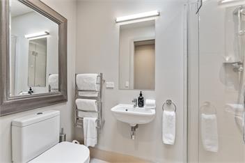 Lakefront Kuiwai - Taupo - on the lake + spa pool! - Taupo