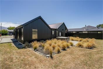 Dancing Tussock Escape (Bachcare) - Cromwell
