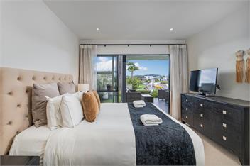 Villa One on the Waterways - Whitianga