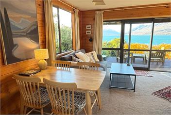 Lakeside Ōhau | Panoramic Lake & Mountain Views -