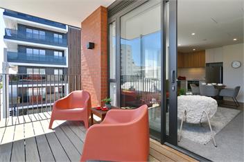 Christchurch CBD · Balcony · Walk Everywhere - 180 on Hereford - 