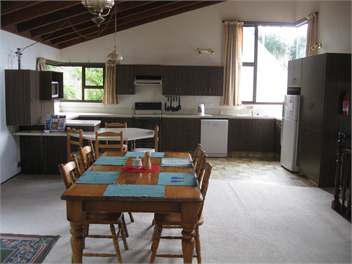 Queenstown Spacious Family Home with fantastic views - 