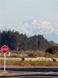 CROOKED MILE COTTAGE - by the sea - Hokitika