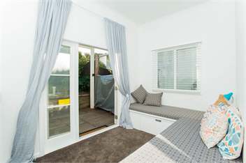  Absolute Beach Front wainui House - 