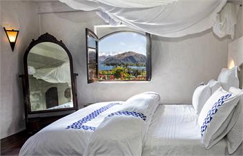 Villa South Pacific | Sleeps 10 | Swimming Pool | Spa Pool | Tennis Court | Amazing Views - Wanaka