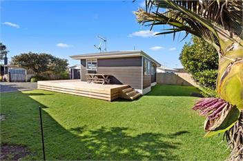 The Black Bach (Bachcare) - Mt Maunganui