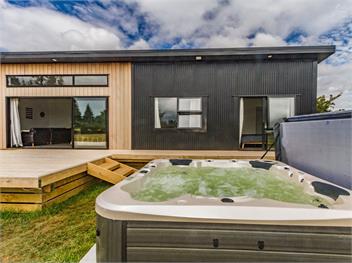 Mountain Adventure Spa Escape (Bachcare) - Ohakune