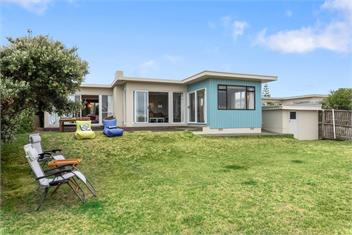 La Casa de la Playa (Bachcare) - Waikanae Beach