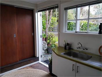 Tiromoana Beachfront Cottage in Worser Bay - Wellington