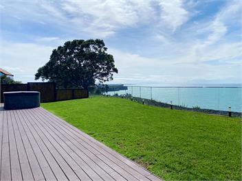 Majestic Palm Cove – cliff top Arkles Bay - Whangaparaoa