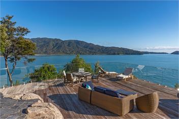 Tokongawa Retreat - Views, Pools, Serenity! - Tasman