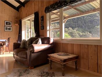 ***LONGSPUR ECO COTTAGE*** - South Wairarapa