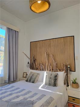CROOKED MILE COTTAGE - by the sea - Hokitika