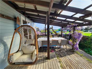 Rustic villa with pool. Fenced house dogs welcome - Mt Maunganui