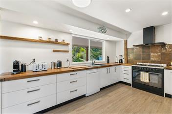 Sunny Paihia Retreat with BBQ, Spa and Pool - Paihia