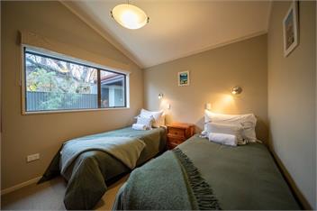 Townhouse Retreat (Bachcare) - Te Anau