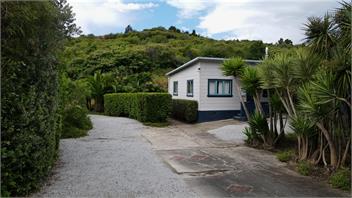 Cement Workers Cottage - Golden Bay