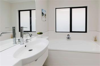 Strandon Coastal Townhouse (Bachcare) - New Plymouth