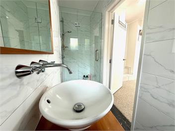 Cosy Raglan Studio — Walk to Beach & Village - Roberts St - Apartment (Downstairs) - Raglan