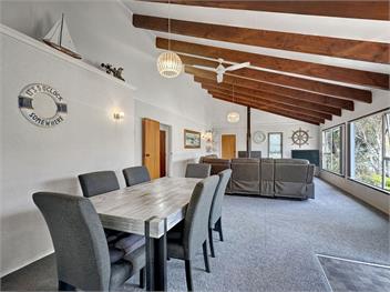 Central Spacious Family House (Bachcare) - Paihia