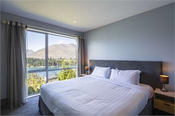 Amazing Lake & Mountain Views - Queenstown