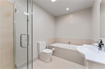 Lakefront Kuiwai - Taupo - on the lake + spa pool! - Taupo