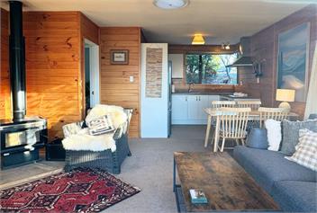 Lakeside Ōhau | Panoramic Lake & Mountain Views -