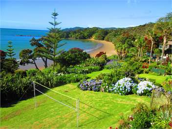 DAVINA on the Beach - Mangonui