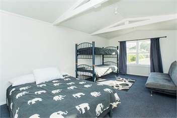  Absolute Beach Front wainui House - 