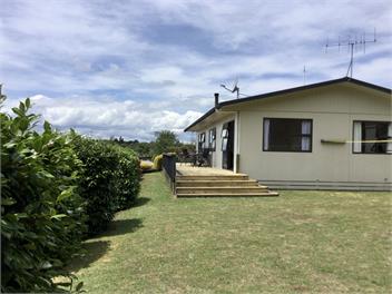 Ali’s Lake View - Turangi