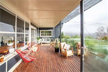 The Grandstand (Bachcare) - Akaroa