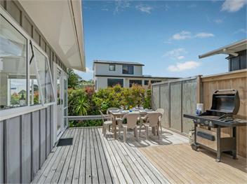 Retreat by the Beach (Bachcare) - Pauanui