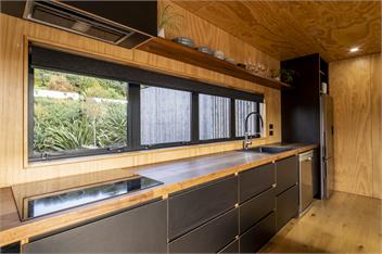 Private Modern Bach near the beach - Raglan