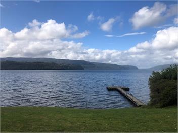 Lakefront Home with large jetty - Rotorua