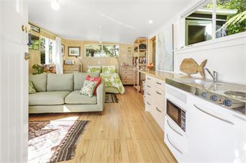 The Treehouse (Bachcare) - Raglan